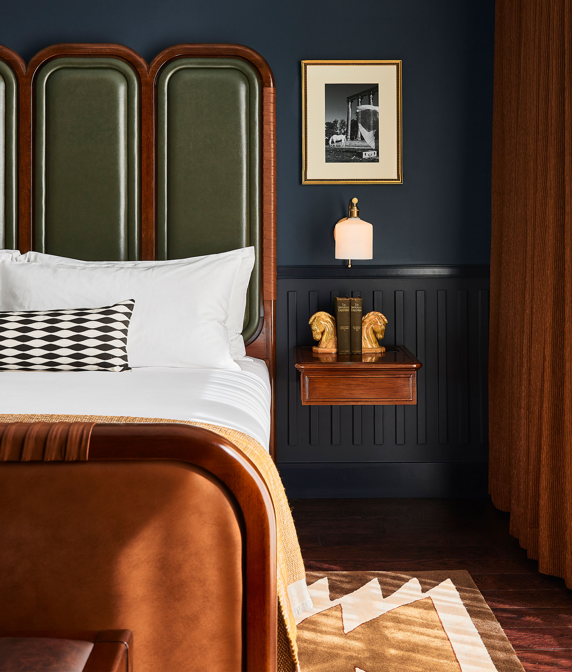 Interior_guest_room
